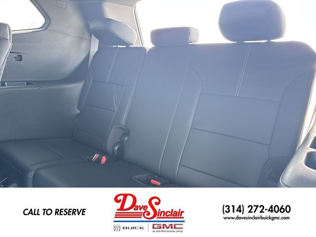 GMC Acadia Vehicle Full-screen Gallery Image 23