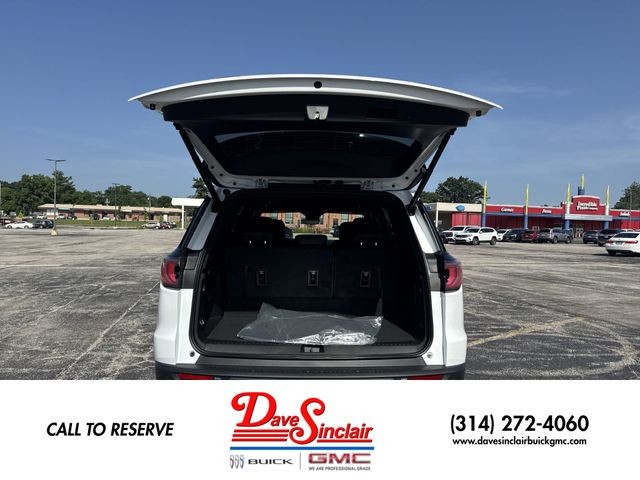 GMC Acadia Vehicle Full-screen Gallery Image 24