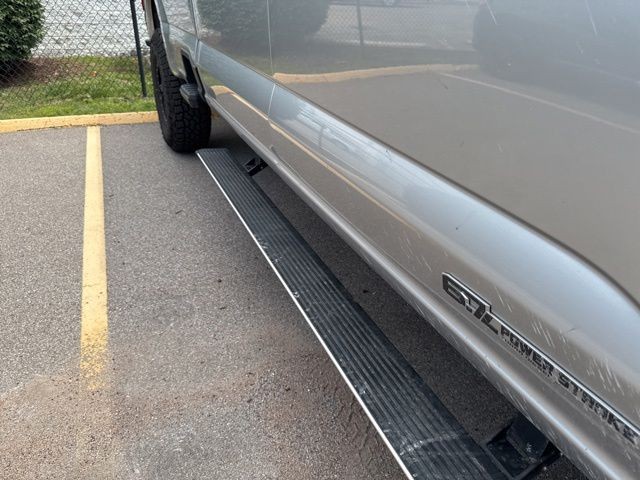 Ford Super Duty F-350 SRW Vehicle Full-screen Gallery Image 11