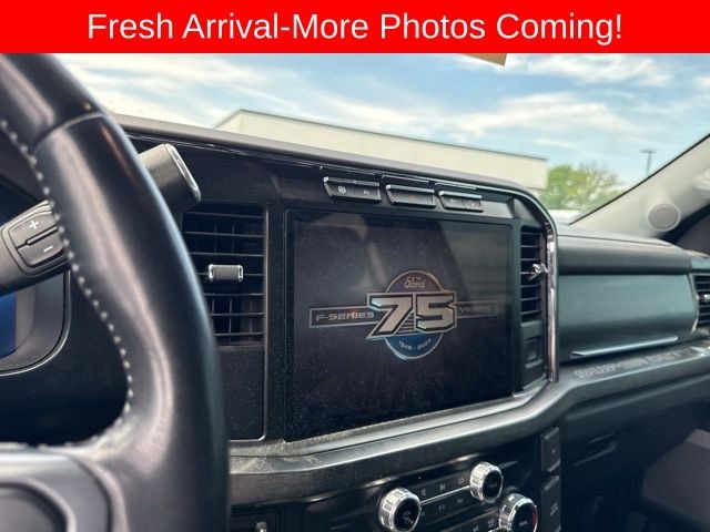 Ford Super Duty F-350 SRW Vehicle Full-screen Gallery Image 18