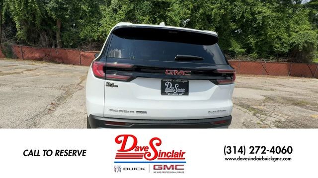 GMC Acadia Vehicle Full-screen Gallery Image 07