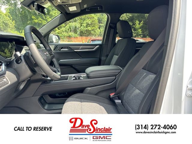 GMC Acadia Vehicle Full-screen Gallery Image 11