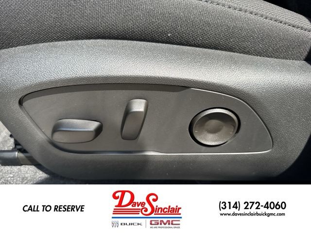 GMC Acadia Vehicle Full-screen Gallery Image 12