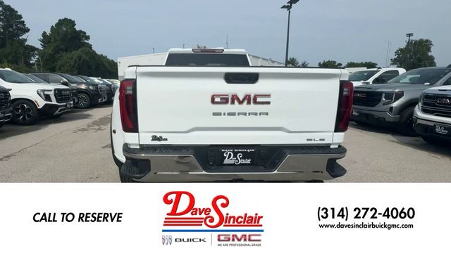 GMC Sierra 3500HD Vehicle Full-screen Gallery Image 07