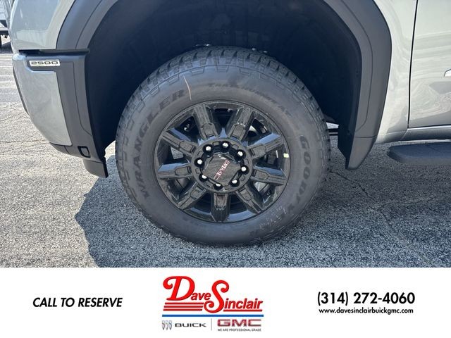 GMC Sierra 2500HD Vehicle Full-screen Gallery Image 10