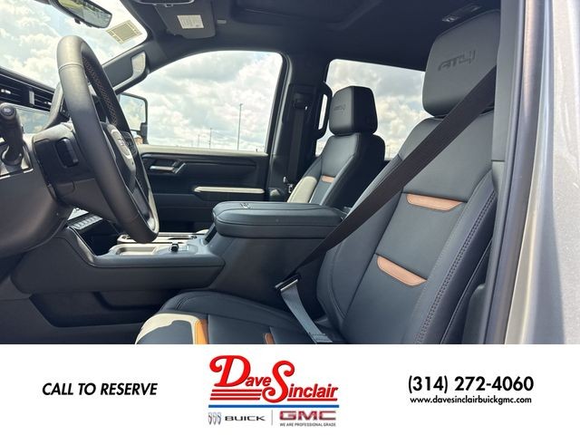 GMC Sierra 2500HD Vehicle Full-screen Gallery Image 11