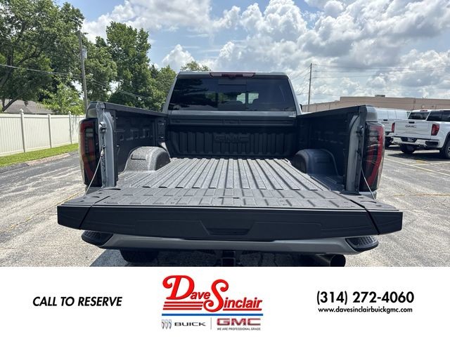 GMC Sierra 2500HD Vehicle Full-screen Gallery Image 24