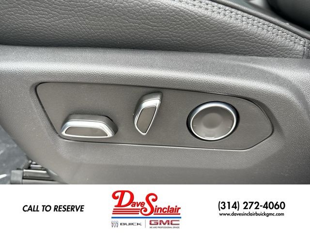 GMC Sierra 1500 Vehicle Full-screen Gallery Image 12