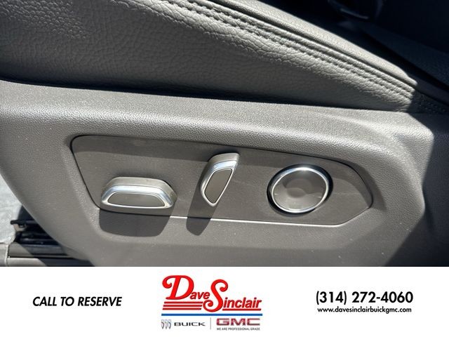 GMC Sierra 1500 Vehicle Full-screen Gallery Image 12