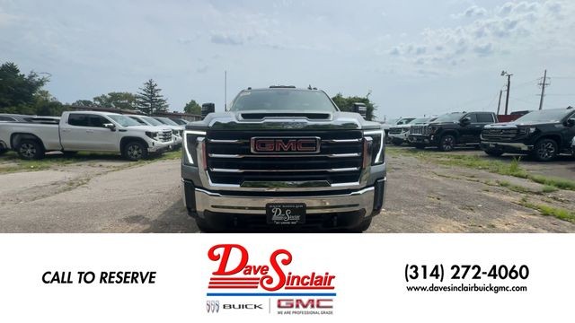 GMC Sierra 3500HD Vehicle Full-screen Gallery Image 03