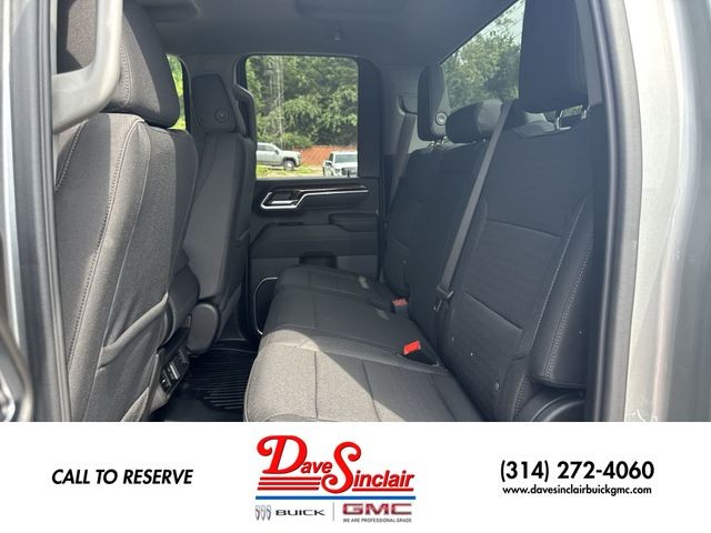 GMC Sierra 3500HD Vehicle Full-screen Gallery Image 22