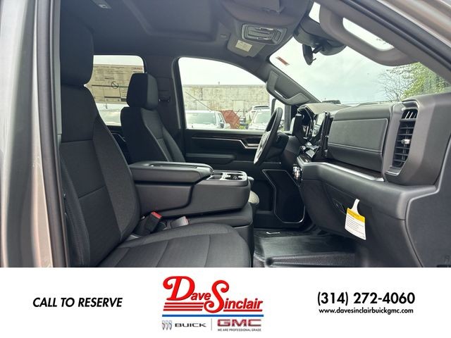 GMC Sierra 3500HD Vehicle Full-screen Gallery Image 24