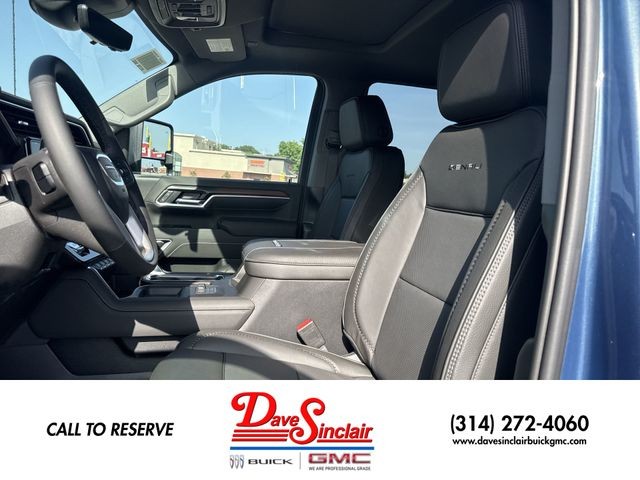 GMC Sierra 2500HD Vehicle Full-screen Gallery Image 11