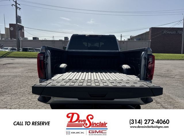 GMC Sierra 2500HD Vehicle Full-screen Gallery Image 24