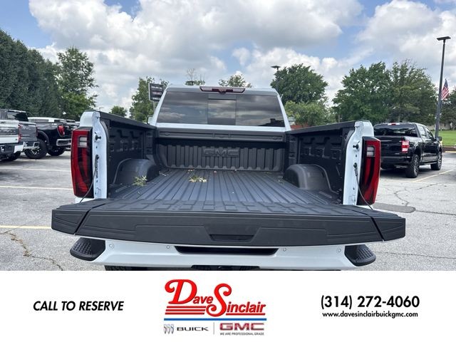 GMC Sierra 2500HD Vehicle Full-screen Gallery Image 24