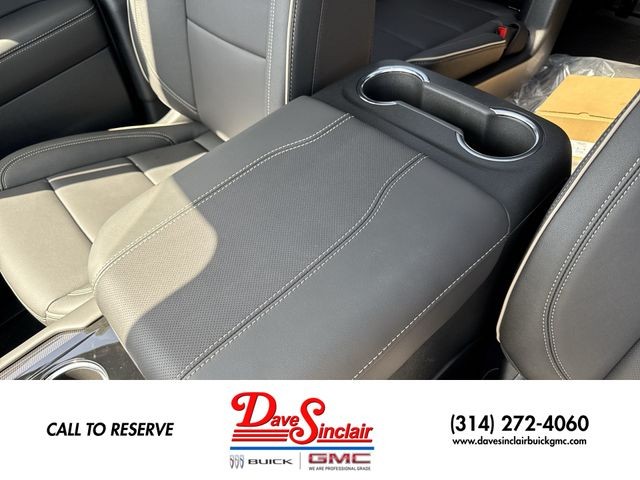 GMC Yukon XL Vehicle Full-screen Gallery Image 21