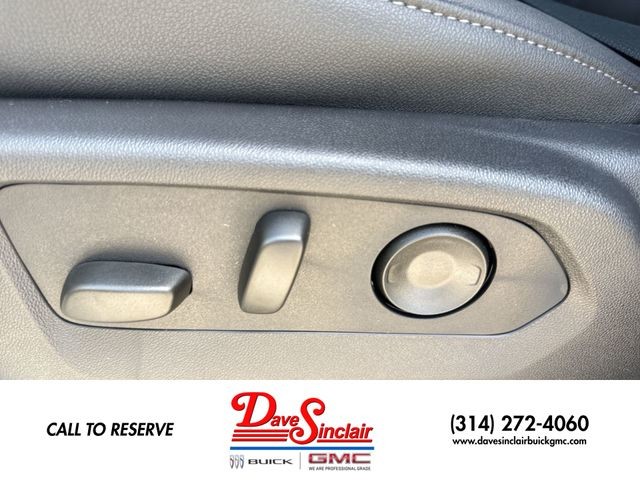 GMC Sierra 1500 Vehicle Full-screen Gallery Image 12