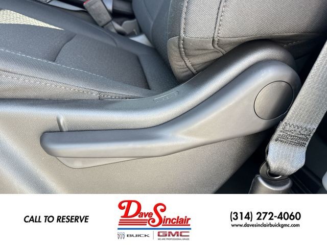 GMC Sierra 1500 Vehicle Full-screen Gallery Image 12