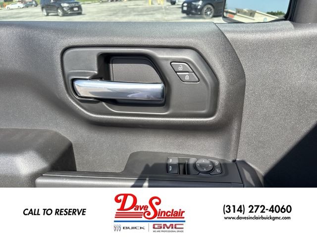 GMC Sierra 1500 Vehicle Full-screen Gallery Image 13