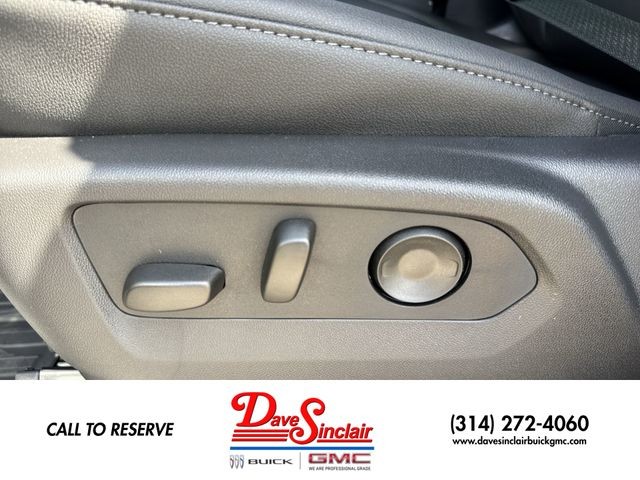 GMC Sierra 1500 Vehicle Full-screen Gallery Image 12