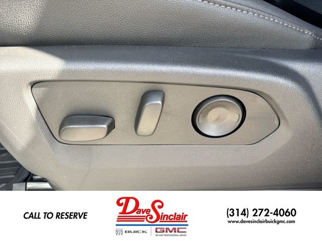 GMC Sierra 1500 Vehicle Full-screen Gallery Image 12