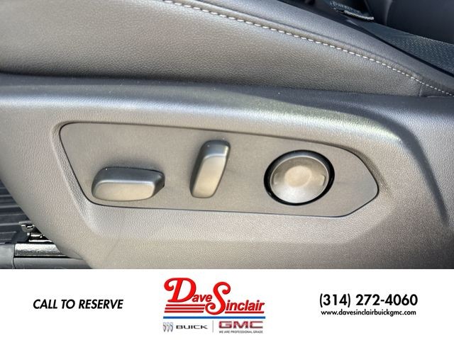 GMC Sierra 1500 Vehicle Full-screen Gallery Image 12
