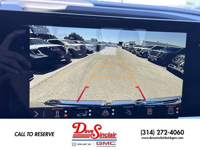 GMC Sierra 1500 Vehicle Full-screen Gallery Image 17