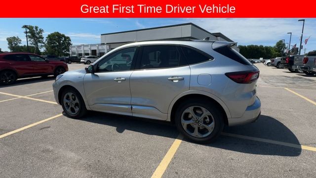 Ford Escape Vehicle Full-screen Gallery Image 07