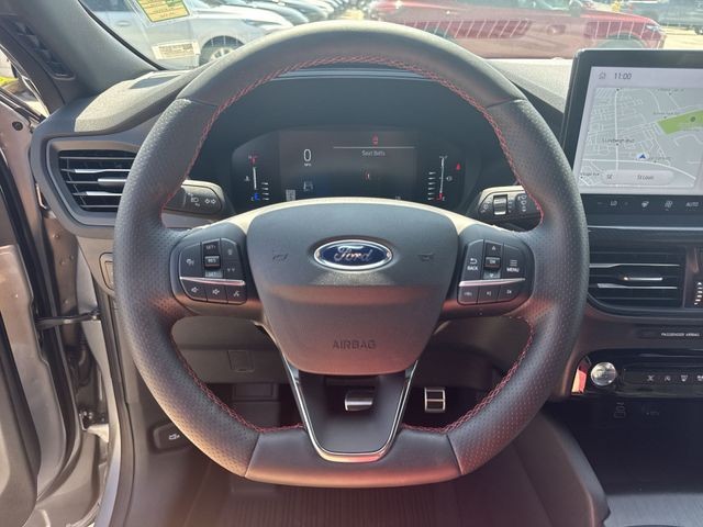 Ford Escape Vehicle Full-screen Gallery Image 14