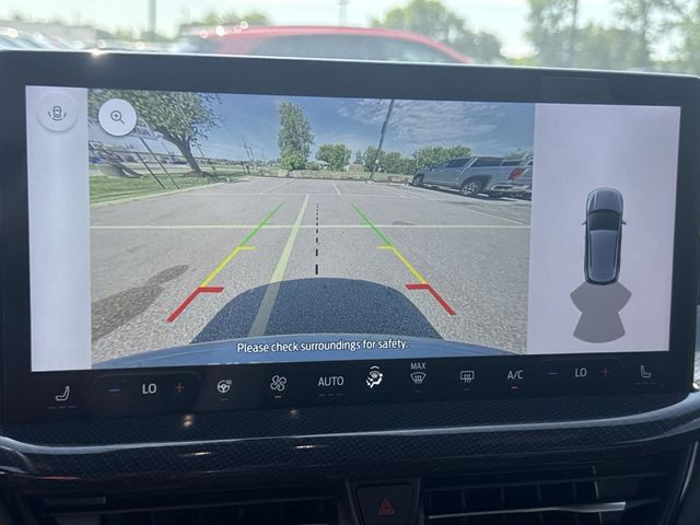 Ford Escape Vehicle Full-screen Gallery Image 19