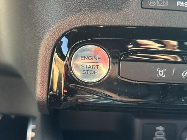 Ford Escape Vehicle Full-screen Gallery Image 21