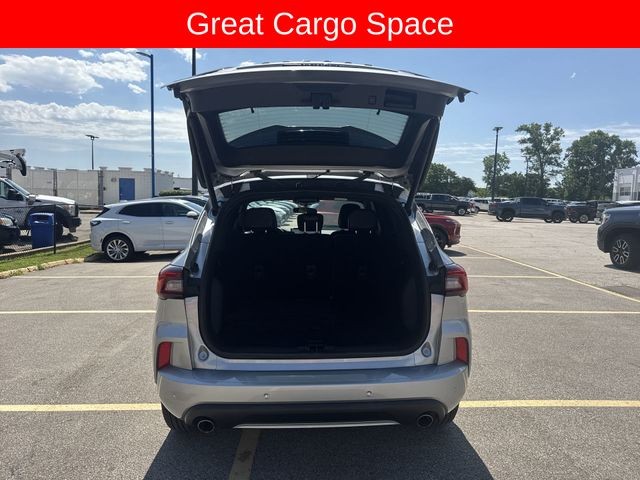 Ford Escape Vehicle Full-screen Gallery Image 29