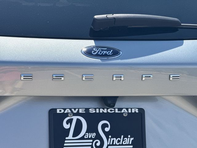 Ford Escape Vehicle Full-screen Gallery Image 35