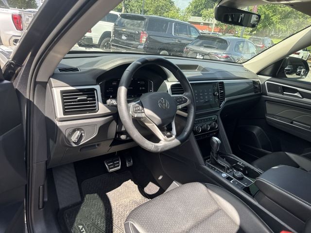 Volkswagen Atlas Vehicle Full-screen Gallery Image 13
