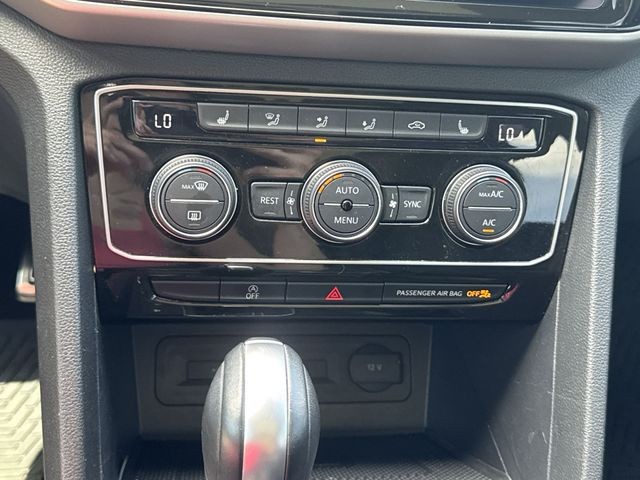 Volkswagen Atlas Vehicle Full-screen Gallery Image 21