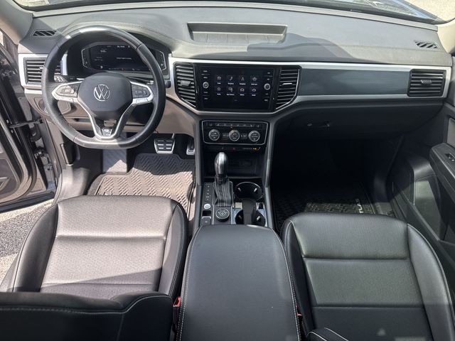 Volkswagen Atlas Vehicle Full-screen Gallery Image 24