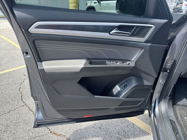 Volkswagen Atlas Vehicle Full-screen Gallery Image 26