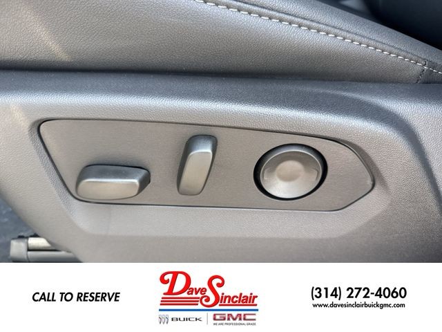 GMC Sierra 2500HD Vehicle Full-screen Gallery Image 12