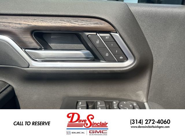 GMC Sierra 2500HD Vehicle Full-screen Gallery Image 13