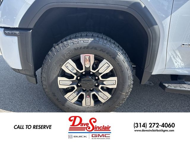 GMC Sierra 3500HD Vehicle Full-screen Gallery Image 10