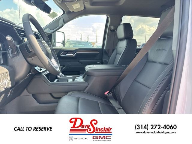 GMC Sierra 3500HD Vehicle Full-screen Gallery Image 11