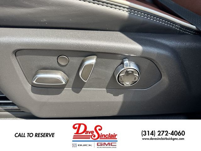GMC Sierra 1500 Vehicle Full-screen Gallery Image 12