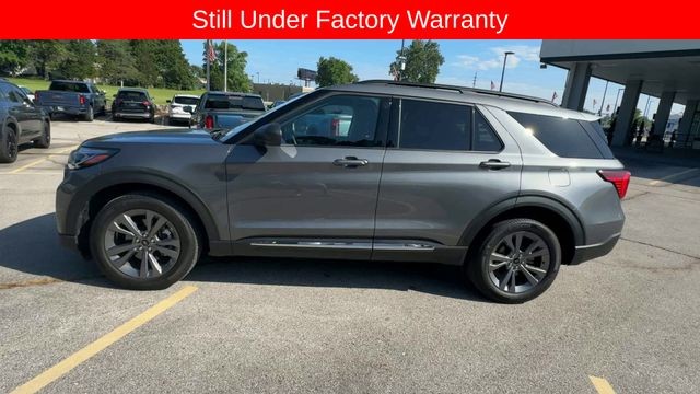 Ford Explorer Vehicle Full-screen Gallery Image 06