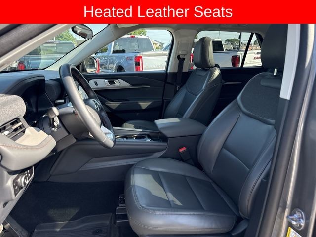 Ford Explorer Vehicle Full-screen Gallery Image 24