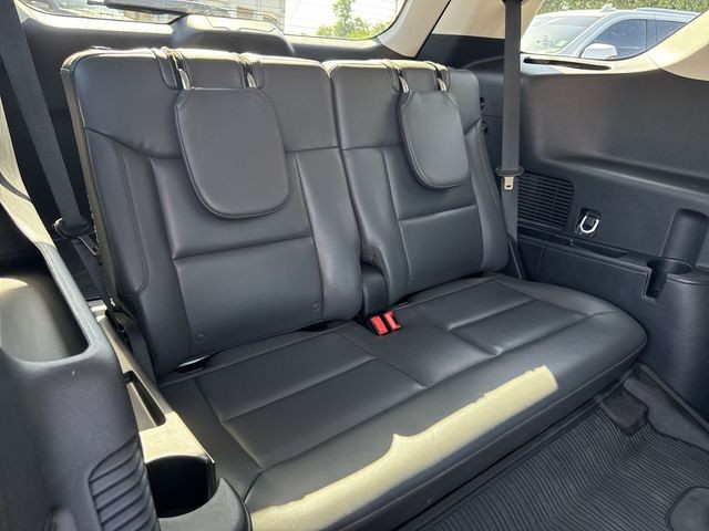 Ford Explorer Vehicle Full-screen Gallery Image 31