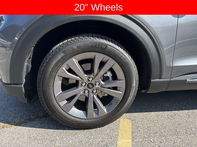 Ford Explorer Vehicle Full-screen Gallery Image 37