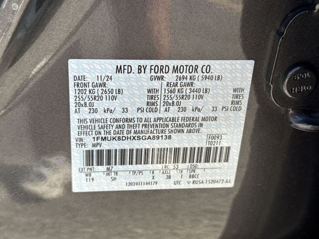 Ford Explorer Vehicle Full-screen Gallery Image 38