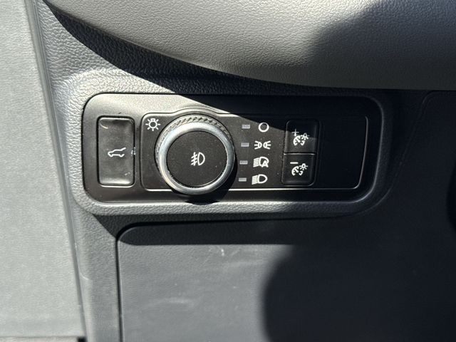Ford Explorer Vehicle Full-screen Gallery Image 39