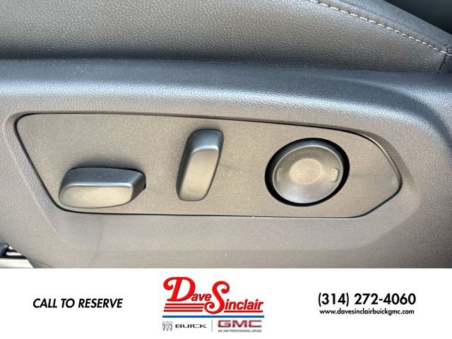 GMC Sierra 1500 Vehicle Full-screen Gallery Image 12