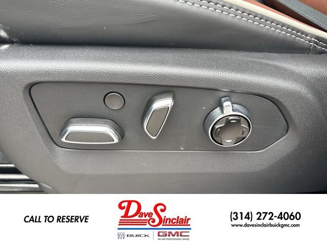 GMC Sierra 1500 Vehicle Full-screen Gallery Image 12